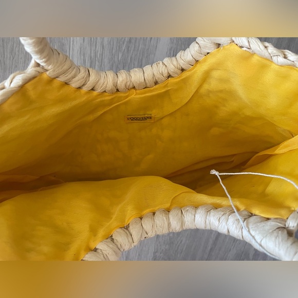 L’occitane straw lightweight tote bag with yellow lining - Picture 3 of 4